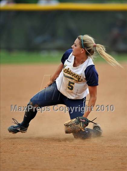 Thumbnail 2 in Rockwall-Heath vs McKinney (4A Region II bidistrict) photogallery.