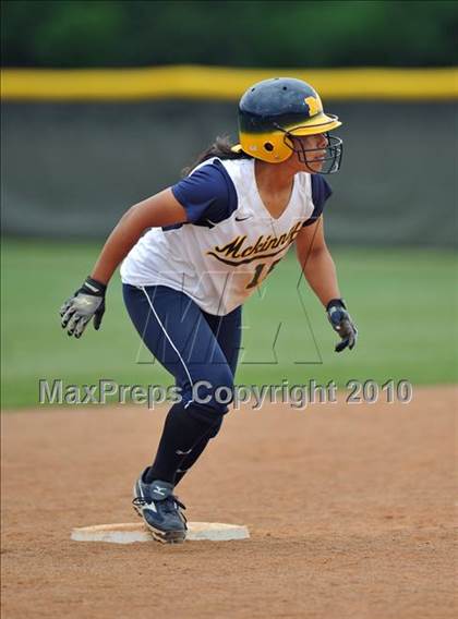 Thumbnail 2 in Rockwall-Heath vs McKinney (4A Region II bidistrict) photogallery.