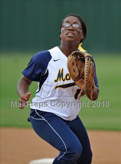 Thumbnail 2 in Rockwall-Heath vs McKinney (4A Region II bidistrict) photogallery.