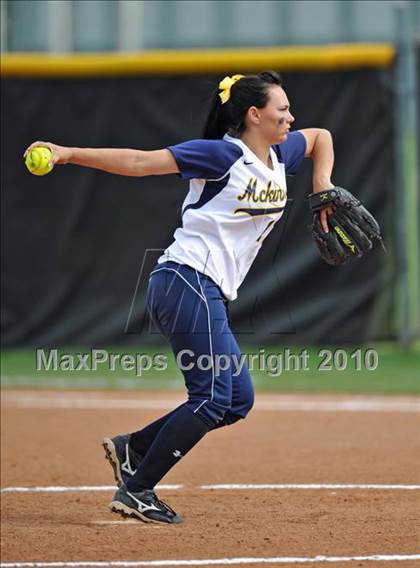 Thumbnail 3 in Rockwall-Heath vs McKinney (4A Region II bidistrict) photogallery.