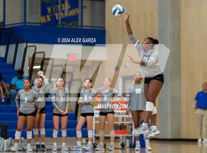 Thumbnail 2 in Harlan @ Alamo Heights photogallery.