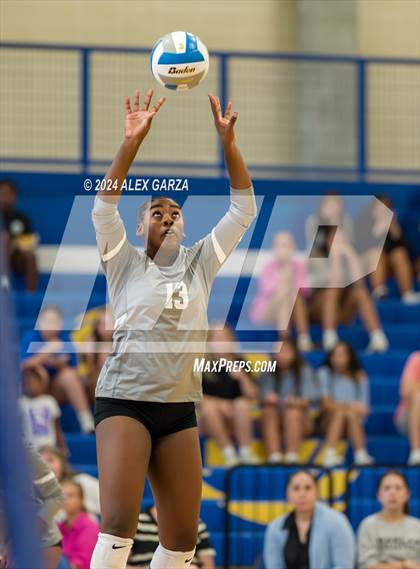 Thumbnail 1 in Harlan @ Alamo Heights photogallery.