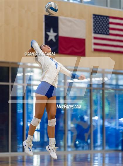 Thumbnail 2 in Harlan @ Alamo Heights photogallery.