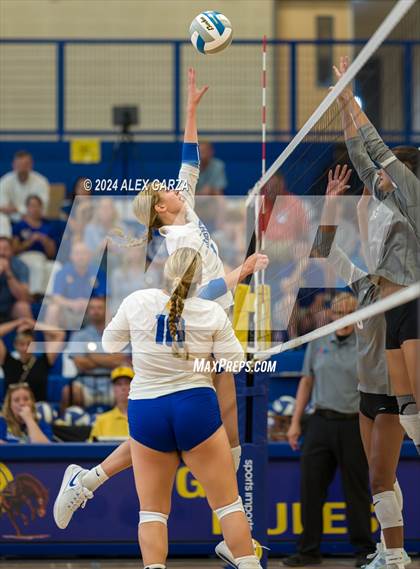 Thumbnail 1 in Harlan @ Alamo Heights photogallery.