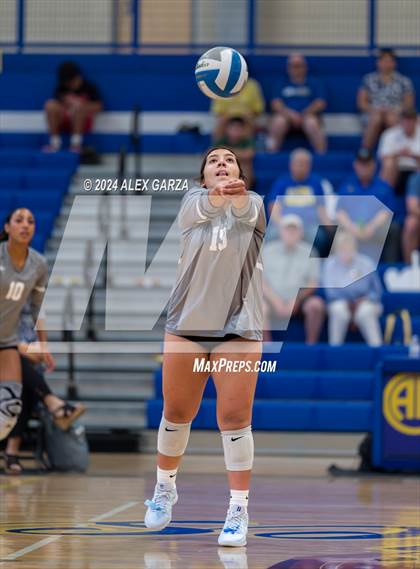 Thumbnail 3 in Harlan @ Alamo Heights photogallery.