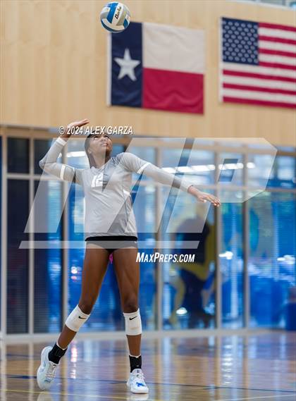 Thumbnail 3 in Harlan @ Alamo Heights photogallery.