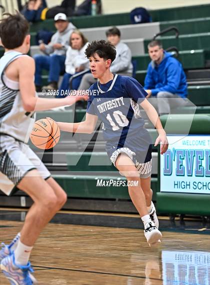 Thumbnail 3 in FR: University @ D'Evelyn photogallery.