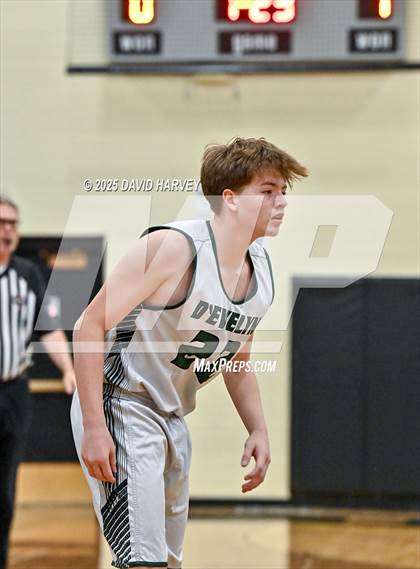 Thumbnail 1 in FR: University @ D'Evelyn photogallery.