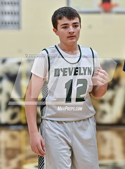 Thumbnail 3 in FR: University @ D'Evelyn photogallery.