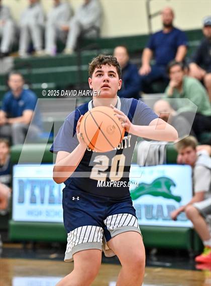 Thumbnail 3 in FR: University @ D'Evelyn photogallery.