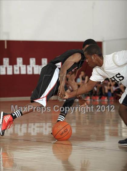 Thumbnail 1 in Desert Hot Springs vs A.B. Miller (MaxPreps Holiday Classic) photogallery.