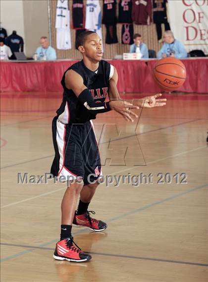 Thumbnail 1 in Desert Hot Springs vs A.B. Miller (MaxPreps Holiday Classic) photogallery.