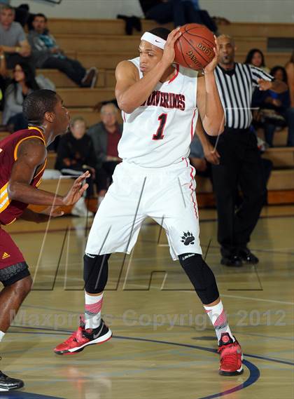 Thumbnail 1 in Cardinal Hayes vs. Harvard-Westlake (MaxPreps Holiday Classic) photogallery.