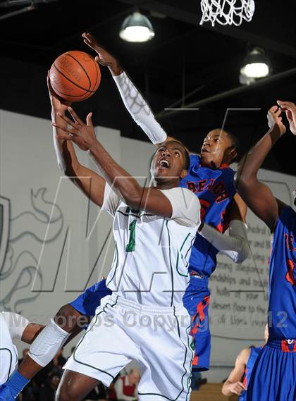 Thumbnail 3 in Cardinal Hayes vs. Harvard-Westlake (MaxPreps Holiday Classic) photogallery.