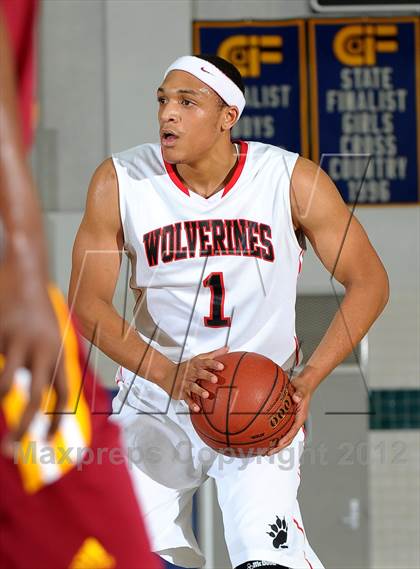 Thumbnail 3 in Cardinal Hayes vs. Harvard-Westlake (MaxPreps Holiday Classic) photogallery.
