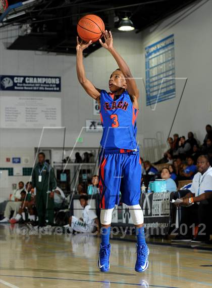 Thumbnail 1 in Cardinal Hayes vs. Harvard-Westlake (MaxPreps Holiday Classic) photogallery.