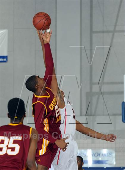 Thumbnail 2 in Cardinal Hayes vs. Harvard-Westlake (MaxPreps Holiday Classic) photogallery.
