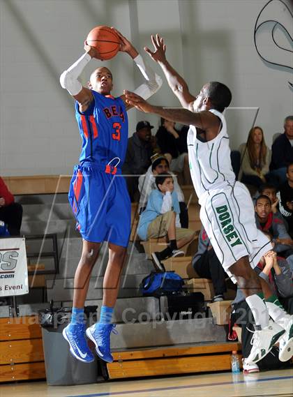Thumbnail 3 in Cardinal Hayes vs. Harvard-Westlake (MaxPreps Holiday Classic) photogallery.