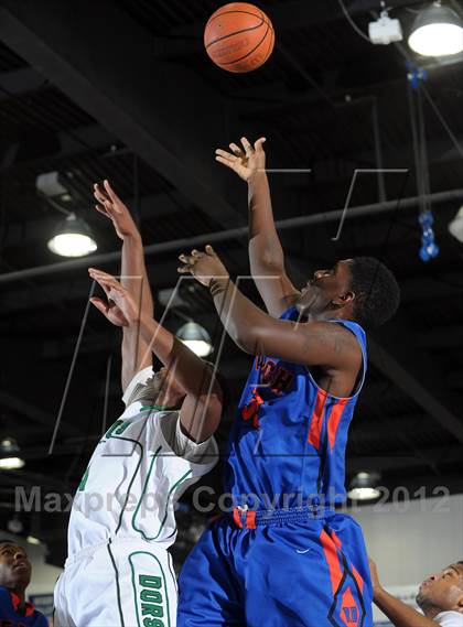 Thumbnail 1 in Cardinal Hayes vs. Harvard-Westlake (MaxPreps Holiday Classic) photogallery.