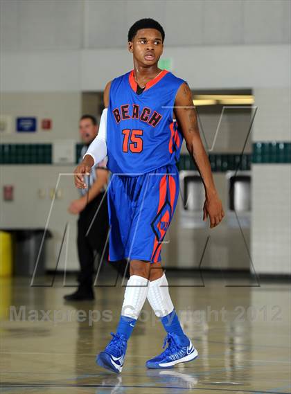 Thumbnail 1 in Cardinal Hayes vs. Harvard-Westlake (MaxPreps Holiday Classic) photogallery.
