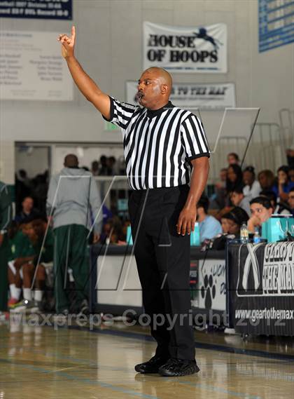 Thumbnail 1 in Cardinal Hayes vs. Harvard-Westlake (MaxPreps Holiday Classic) photogallery.