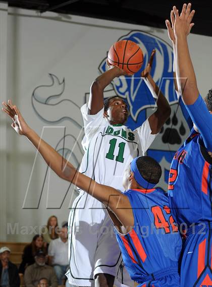 Thumbnail 1 in Cardinal Hayes vs. Harvard-Westlake (MaxPreps Holiday Classic) photogallery.