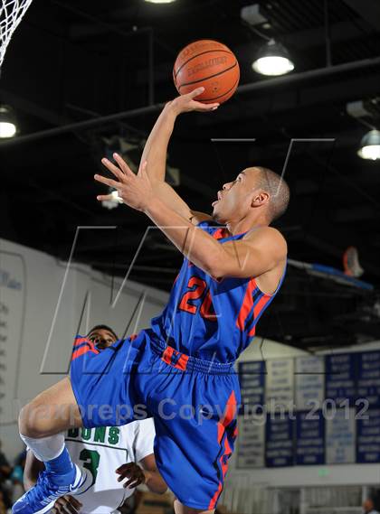 Thumbnail 2 in Cardinal Hayes vs. Harvard-Westlake (MaxPreps Holiday Classic) photogallery.