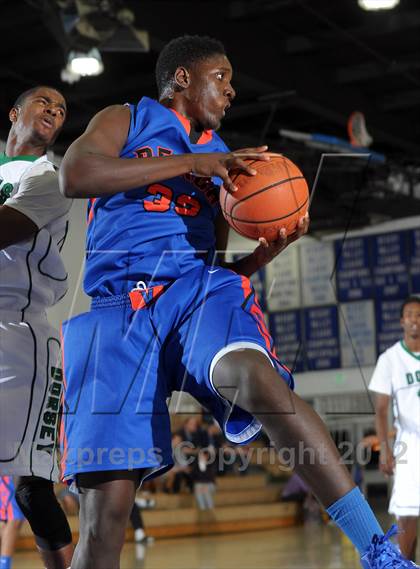 Thumbnail 2 in Cardinal Hayes vs. Harvard-Westlake (MaxPreps Holiday Classic) photogallery.