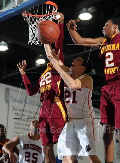 Thumbnail 2 in Cardinal Hayes vs. Harvard-Westlake (MaxPreps Holiday Classic) photogallery.