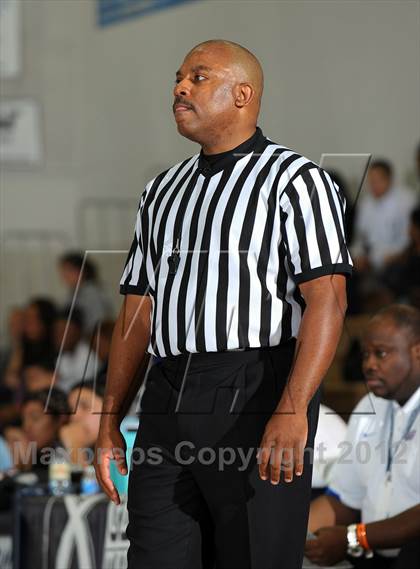 Thumbnail 3 in Cardinal Hayes vs. Harvard-Westlake (MaxPreps Holiday Classic) photogallery.
