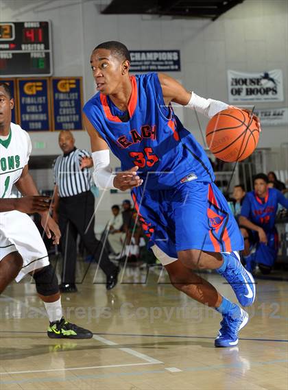 Thumbnail 1 in Cardinal Hayes vs. Harvard-Westlake (MaxPreps Holiday Classic) photogallery.