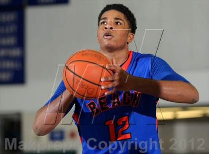 Thumbnail 1 in Cardinal Hayes vs. Harvard-Westlake (MaxPreps Holiday Classic) photogallery.