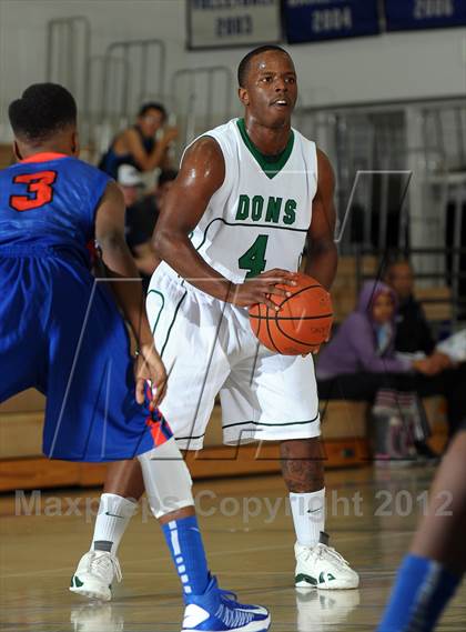 Thumbnail 1 in Cardinal Hayes vs. Harvard-Westlake (MaxPreps Holiday Classic) photogallery.