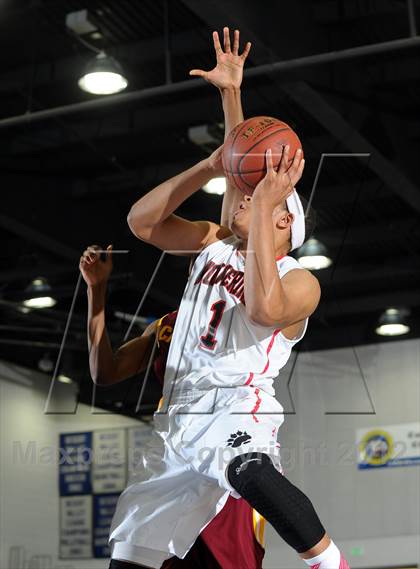 Thumbnail 1 in Cardinal Hayes vs. Harvard-Westlake (MaxPreps Holiday Classic) photogallery.