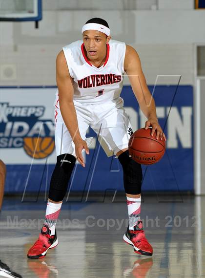 Thumbnail 1 in Cardinal Hayes vs. Harvard-Westlake (MaxPreps Holiday Classic) photogallery.