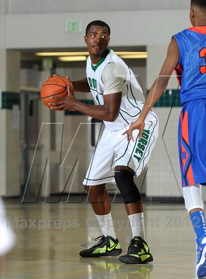 Thumbnail 2 in Cardinal Hayes vs. Harvard-Westlake (MaxPreps Holiday Classic) photogallery.