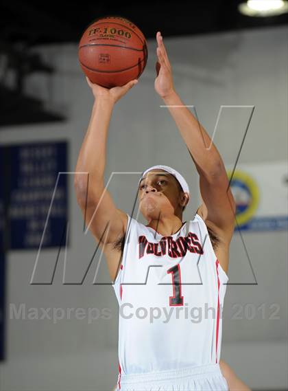 Thumbnail 3 in Cardinal Hayes vs. Harvard-Westlake (MaxPreps Holiday Classic) photogallery.
