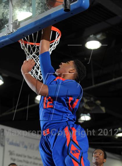 Thumbnail 1 in Cardinal Hayes vs. Harvard-Westlake (MaxPreps Holiday Classic) photogallery.