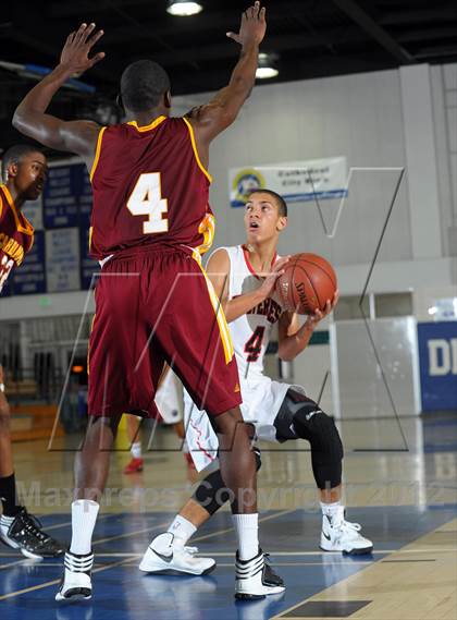 Thumbnail 3 in Cardinal Hayes vs. Harvard-Westlake (MaxPreps Holiday Classic) photogallery.