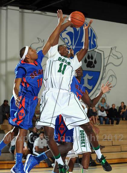 Thumbnail 2 in Cardinal Hayes vs. Harvard-Westlake (MaxPreps Holiday Classic) photogallery.