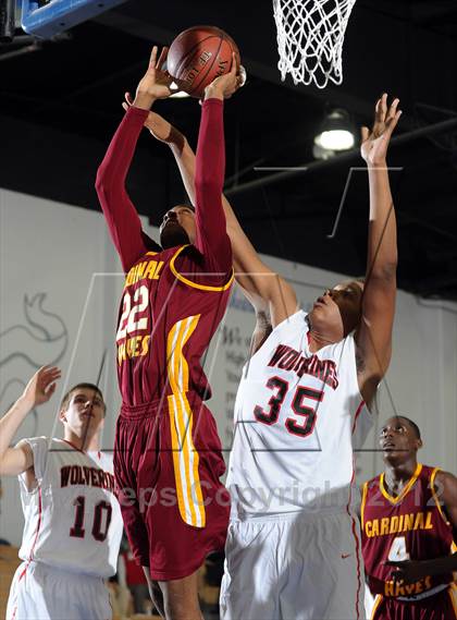 Thumbnail 3 in Cardinal Hayes vs. Harvard-Westlake (MaxPreps Holiday Classic) photogallery.