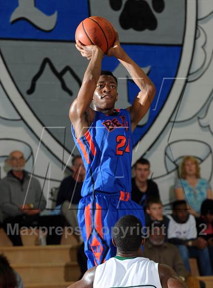 Thumbnail 3 in Cardinal Hayes vs. Harvard-Westlake (MaxPreps Holiday Classic) photogallery.