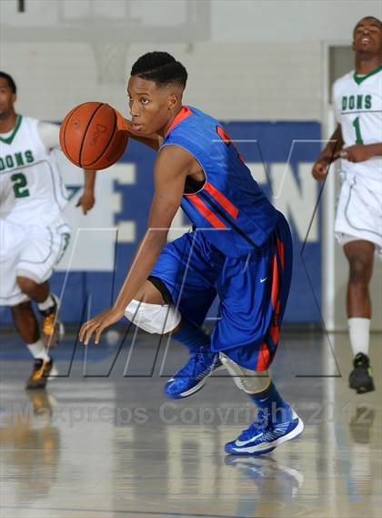 Thumbnail 1 in Cardinal Hayes vs. Harvard-Westlake (MaxPreps Holiday Classic) photogallery.
