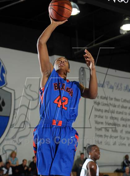 Thumbnail 3 in Cardinal Hayes vs. Harvard-Westlake (MaxPreps Holiday Classic) photogallery.
