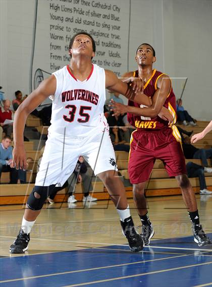 Thumbnail 3 in Cardinal Hayes vs. Harvard-Westlake (MaxPreps Holiday Classic) photogallery.