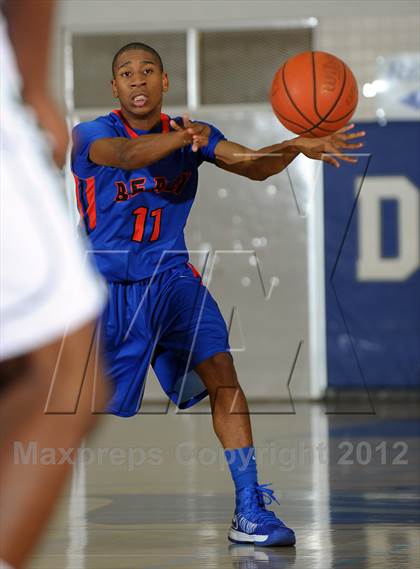 Thumbnail 2 in Cardinal Hayes vs. Harvard-Westlake (MaxPreps Holiday Classic) photogallery.