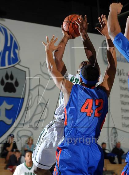 Thumbnail 1 in Cardinal Hayes vs. Harvard-Westlake (MaxPreps Holiday Classic) photogallery.