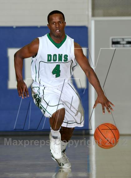 Thumbnail 3 in Cardinal Hayes vs. Harvard-Westlake (MaxPreps Holiday Classic) photogallery.