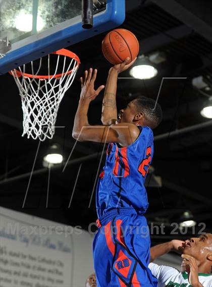 Thumbnail 3 in Cardinal Hayes vs. Harvard-Westlake (MaxPreps Holiday Classic) photogallery.