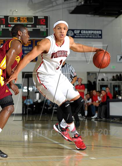 Thumbnail 3 in Cardinal Hayes vs. Harvard-Westlake (MaxPreps Holiday Classic) photogallery.